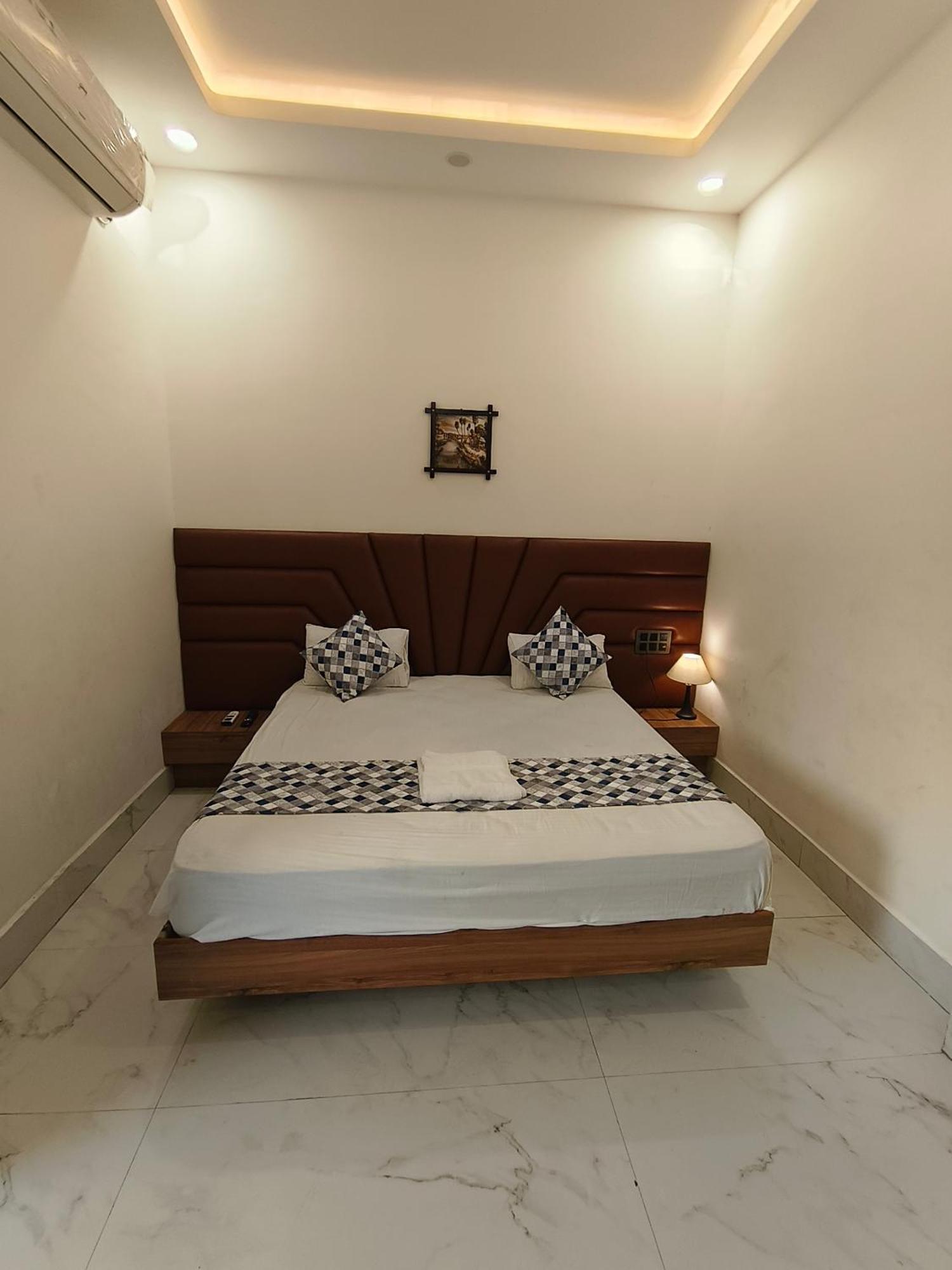 Hotel Modi Palace, Chanderi Mp Kültér fotó